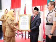 Pemkab Muba Gelar Upacara Peringati Hardiknas, Sekaligus Halal Bihalal Idhul Fitri 1444 H Bersama para Guru