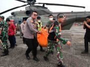 TNI AU Kerahkan Heli Caracal untuk Dukung Peninjauan dan Bantuan Kemanusiaan di Wilayah Terdampak Bencana Sumatera Barat
