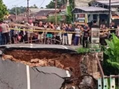 Jembatan Muara Dua Prabumulih Anjlok Kayak Ditelan Bumi, Warga Diminta Waspada